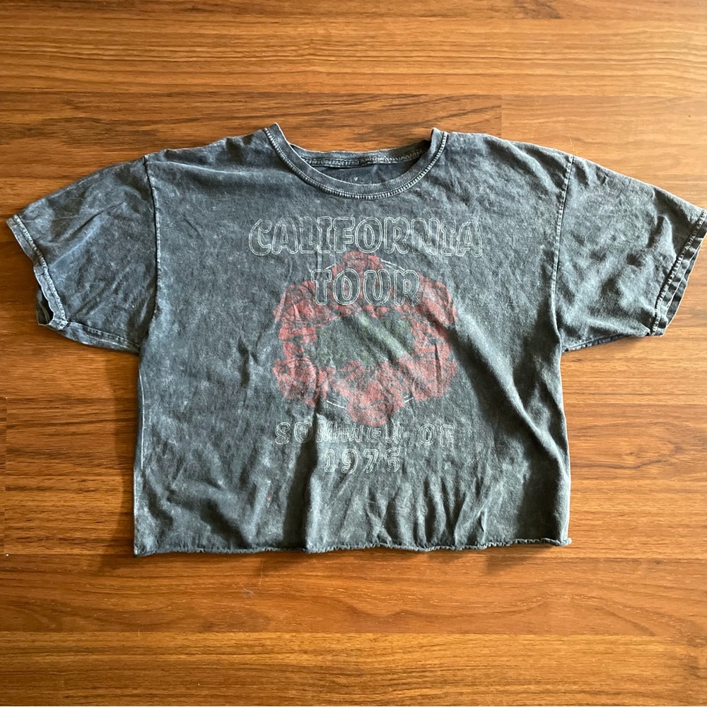 Fifth Sun Distressed Summer Tour California 1976 Crop Top T-shirt